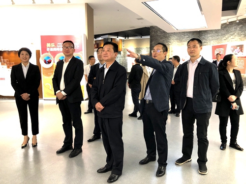 四川省民政厅副厅长刘家鹏莅临美乐公司调研