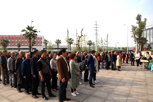 富顺县党员体系化教育培训动员大会在美乐公司举行