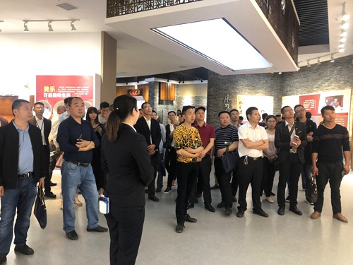 自贡市优秀农民工党员示范培训班学员到公司参观交流