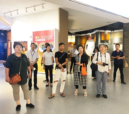 韩国培花女大教授申桂淑一行到美乐开展研学活动